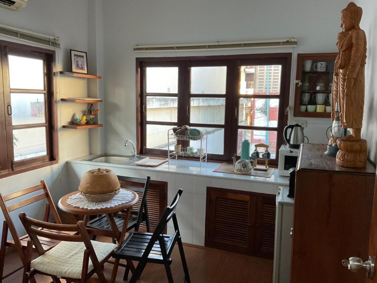 Baan Klang Vieng Ξενοδοχείο Τσιάνγκ Μάι Εξωτερικό φωτογραφία