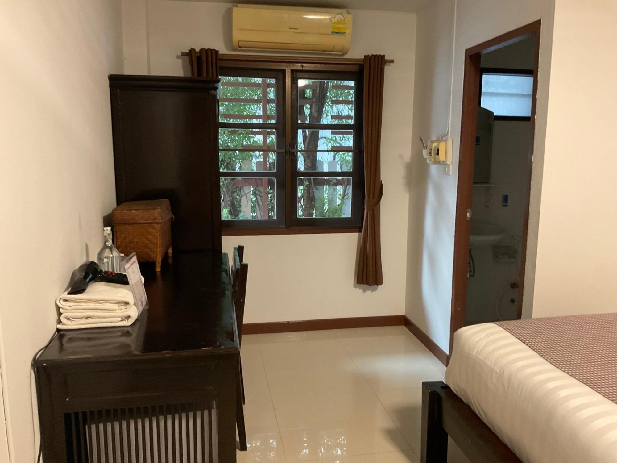 Baan Klang Vieng Ξενοδοχείο Τσιάνγκ Μάι Εξωτερικό φωτογραφία
