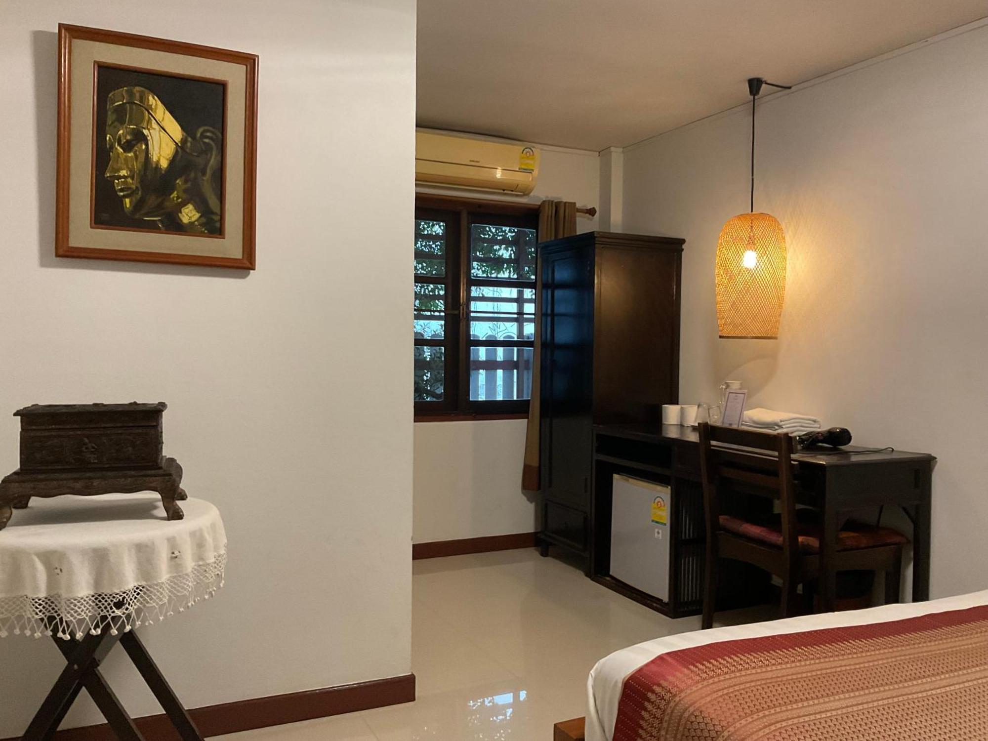 Baan Klang Vieng Ξενοδοχείο Τσιάνγκ Μάι Εξωτερικό φωτογραφία