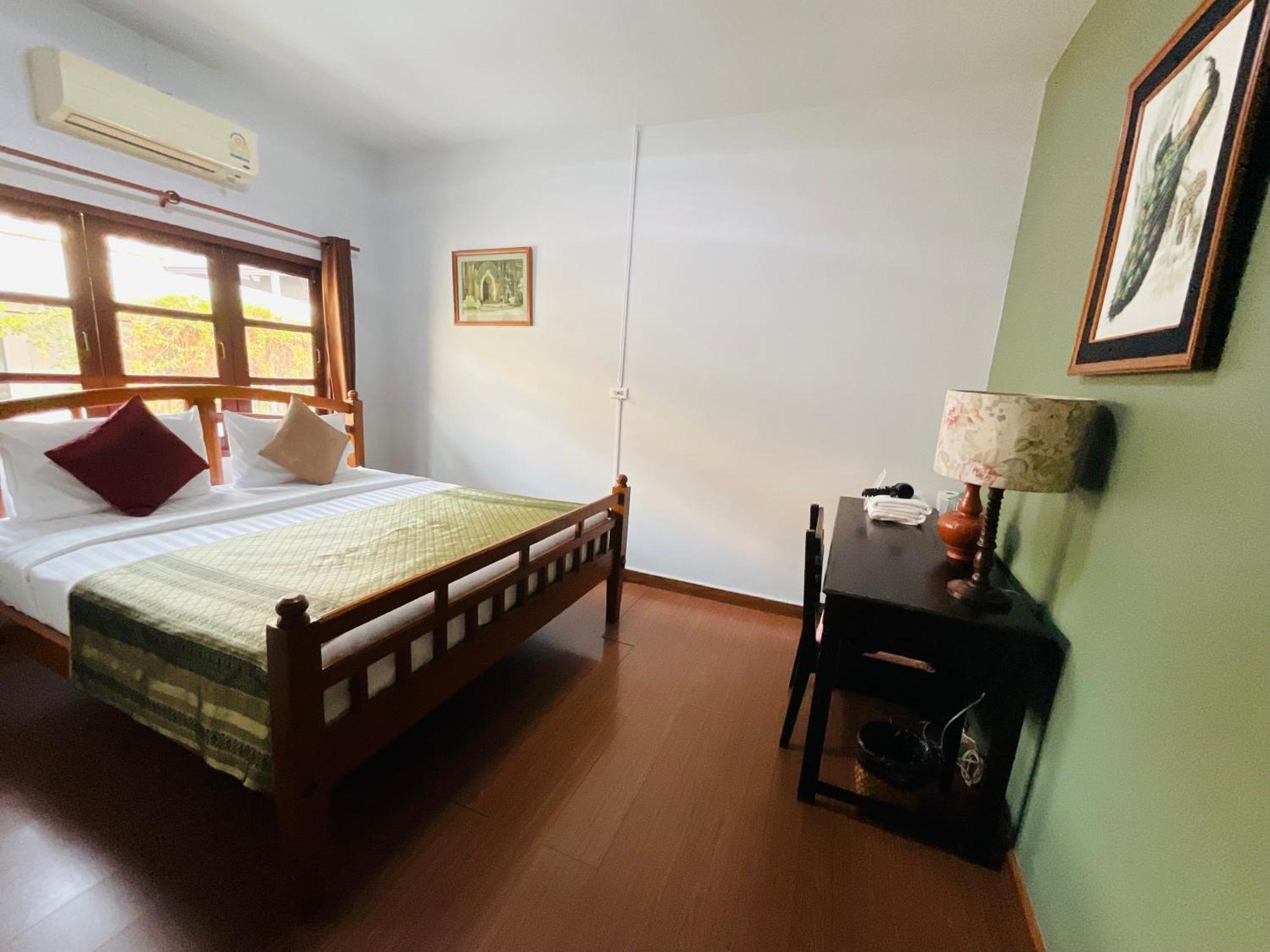 Baan Klang Vieng Ξενοδοχείο Τσιάνγκ Μάι Εξωτερικό φωτογραφία