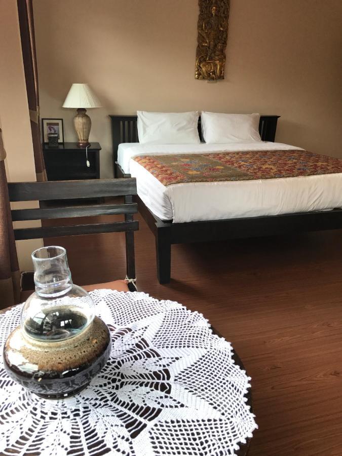 Baan Klang Vieng Ξενοδοχείο Τσιάνγκ Μάι Εξωτερικό φωτογραφία