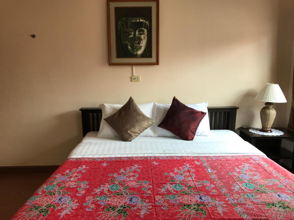 Baan Klang Vieng Ξενοδοχείο Τσιάνγκ Μάι Εξωτερικό φωτογραφία
